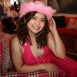 Meet your Posher, Mica